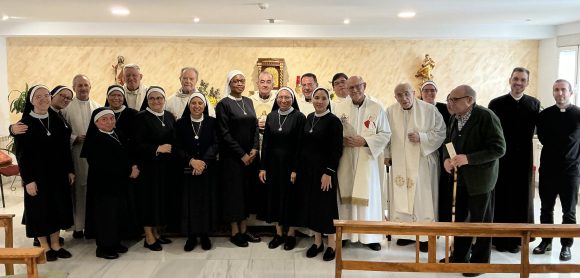 HNAJASCA Entrada al Noviciado de la hermana Jasca en la Casa Sacerdotal Talavera, España